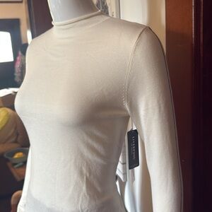 NWT Liverpool size XS Elegant Cream Long Sleeve Top